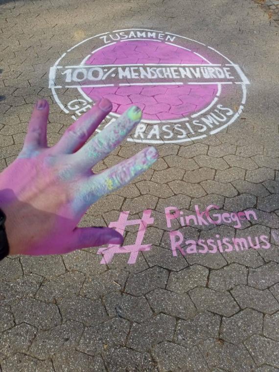 Aktion "Pink gegen Rassismus"