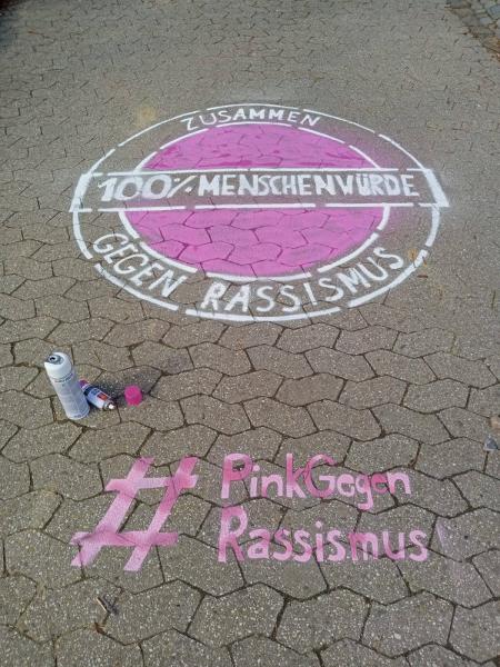 Pink gegen Rassismus